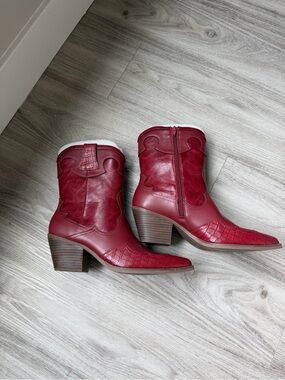 Women’s Crown Vintage Red Leather Western Ankle Boots